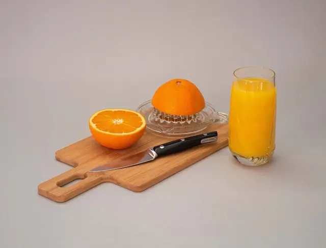  orange juice with two orange slices | Horti Green Foods content